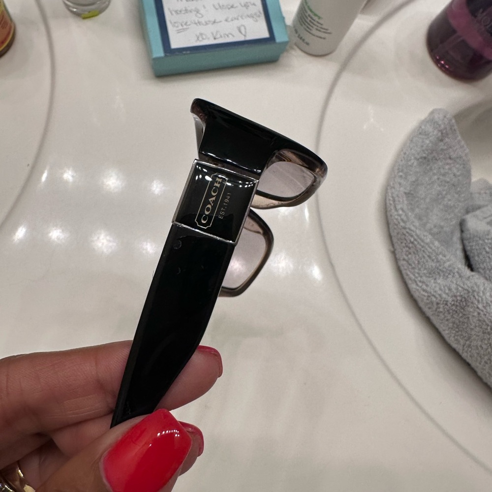 COACH SUNGLASSES - Picture 7 of 7